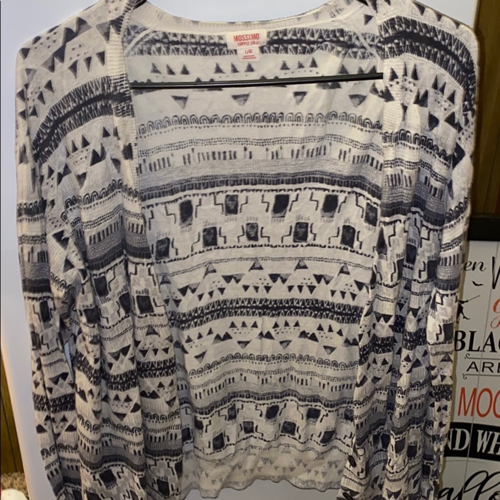 Size L white and blue cardigan